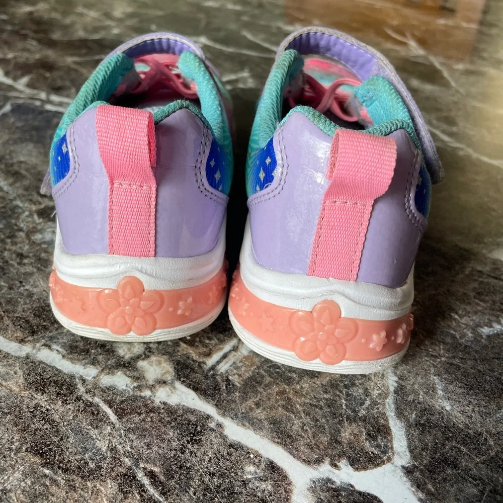 Uk 12 Euro 30 ( 19”inches ) Sketchers lightweight sneakers with glow lights. - Picture 5 of 5